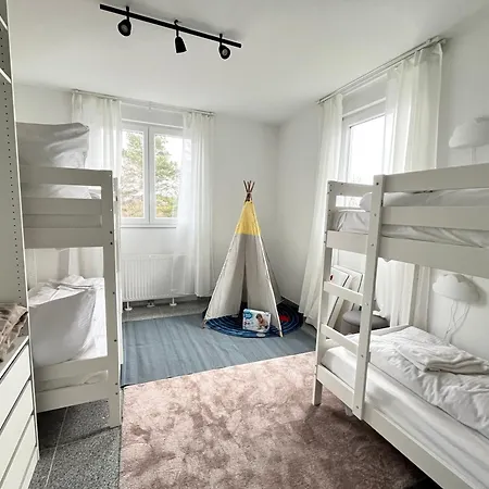 Lta Sued No3 Friends & Family *