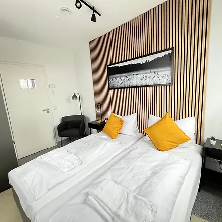 Lta Sued No3 Friends & Family * Μόναχο