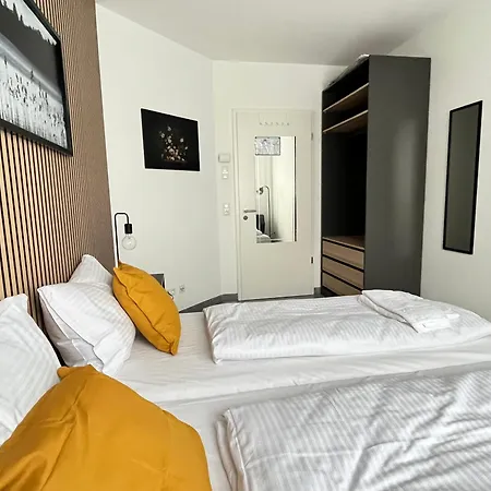 Lta Sued No3 Friends & Family * Μόναχο